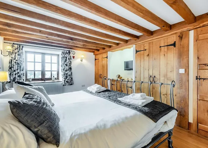 3 Bed In Outgate Oc-gl018