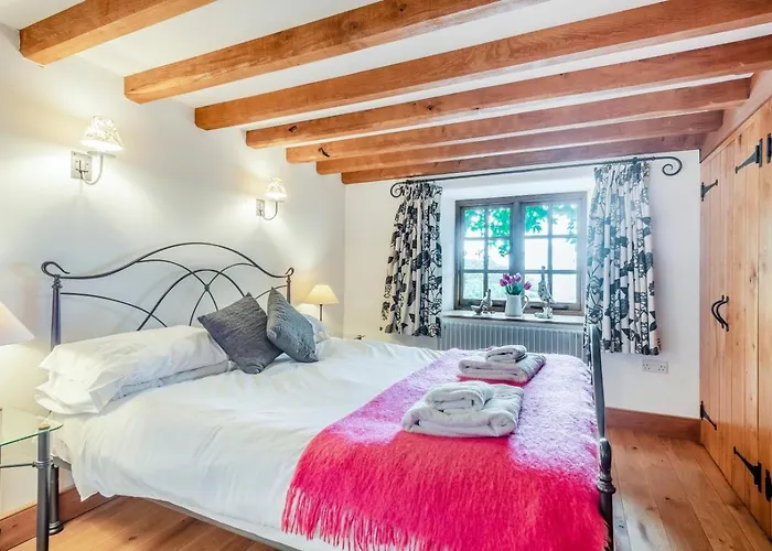 3 Bed In Outgate Oc-gl018